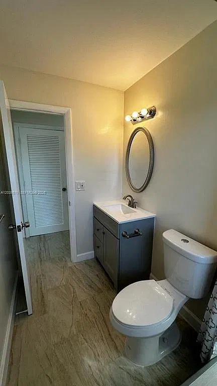 7480 SW 10th St — Photo 1