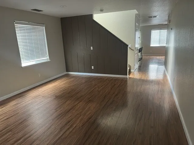 5 bed, 2280 sqft, $3,500 — Photo 2