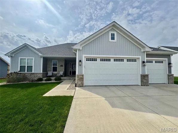 1482 Guilford Pl, Troy, IL 62294