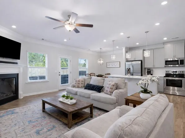 340 Crider Ct, Woodstock, GA 30188