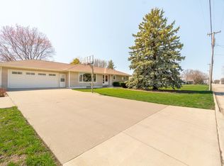 341 E State St, Dike, IA 50624