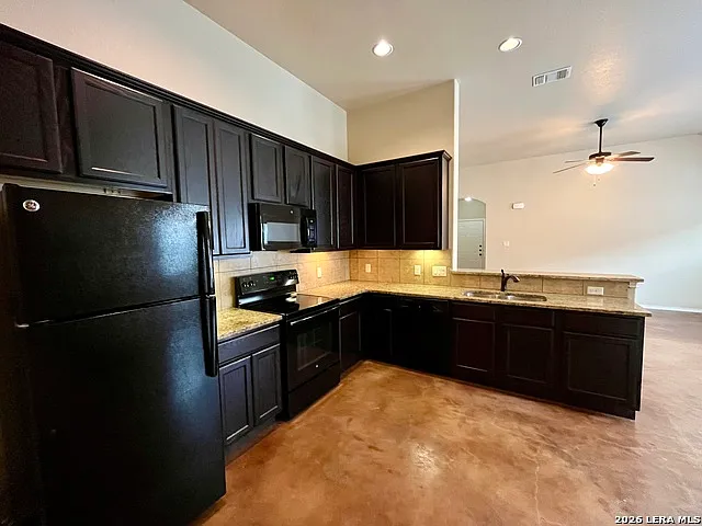 185 Joanne Cv — Photo 6