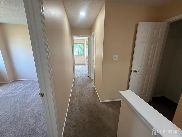 1502 Edison Glen Ter — Photo 14