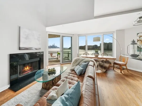 600 Harbor Blvd Unit 1054, Weehawken, NJ 07086