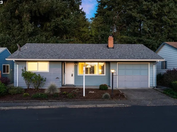 16820 SW Queen Anne Ave, King City, OR 97224