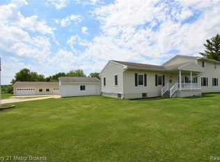 5473 Hill Rd, Swartz Creek, MI 48473