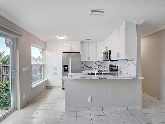 2nd image of 5725 Boynton Cres