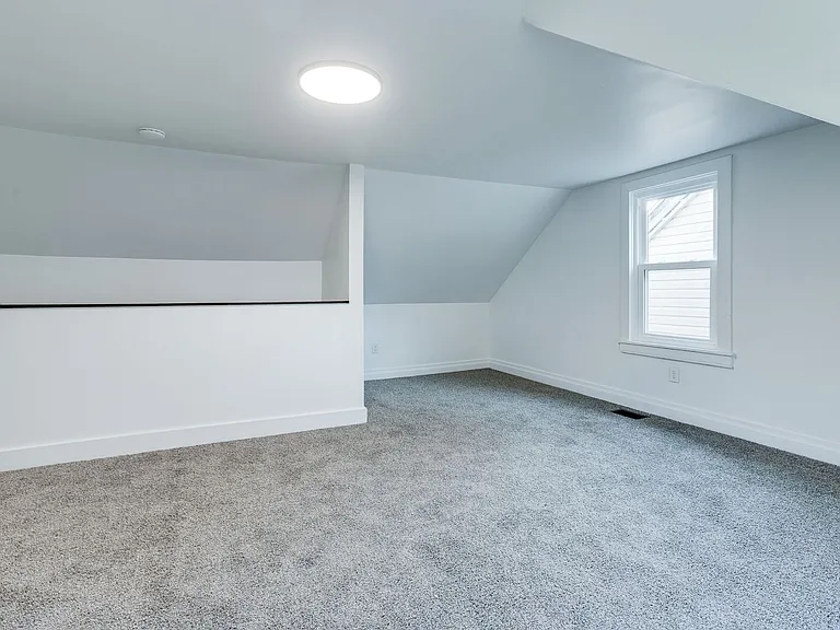 623 Lillian St — Photo 41