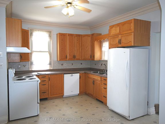 4th image of 200 Elora St S