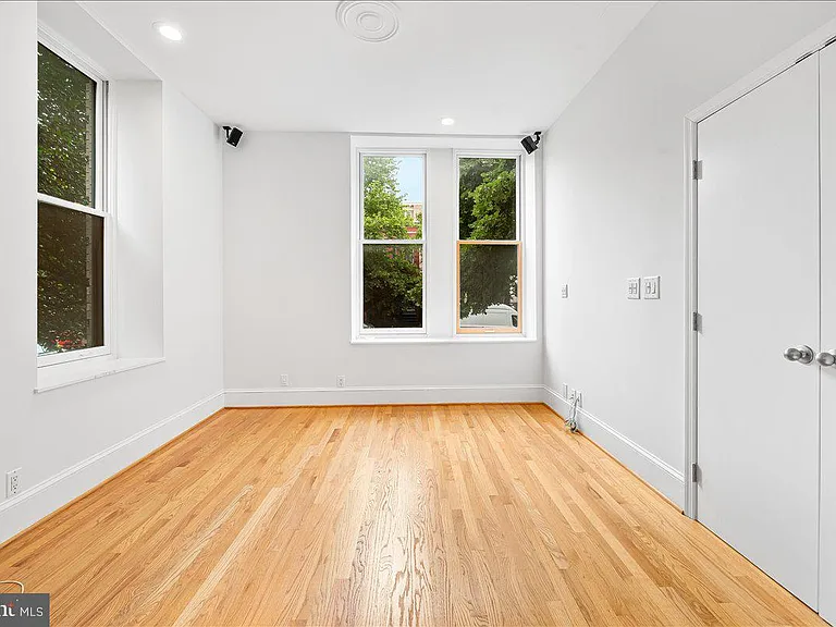 1830 17th St NW #103 — Photo 16