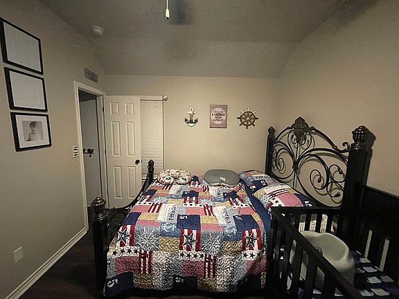 Bed room