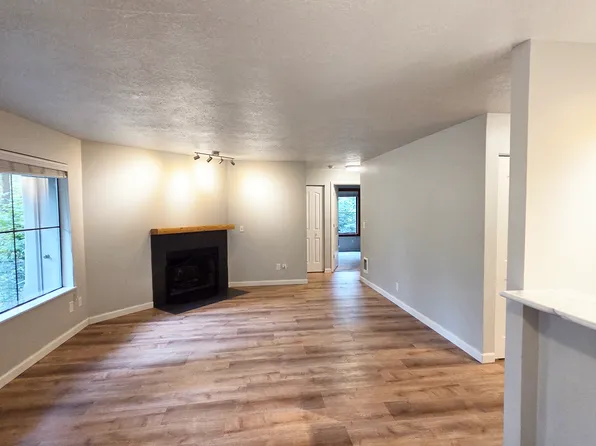 4000 Carman Dr, Lake Oswego, OR