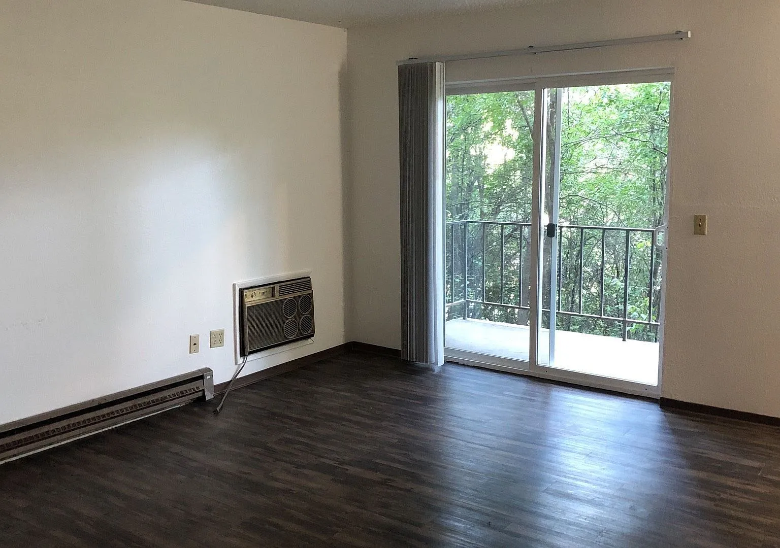 735 NE Maple Street — Photo 3