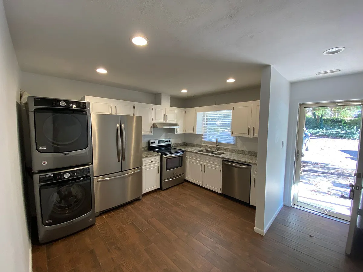 Building Photo - 2812 Wayland Dr.