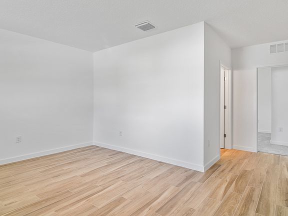 Extra suite living room