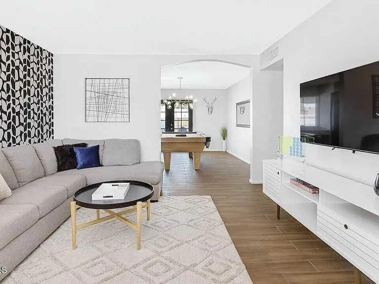 945 E Lilac Dr — Photo 37
