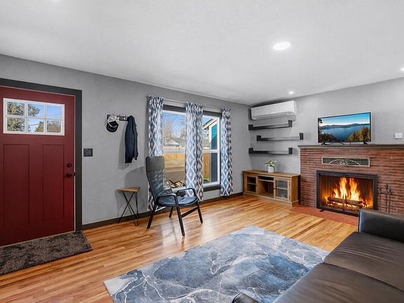 3rd image of 325 W Barnett Rd