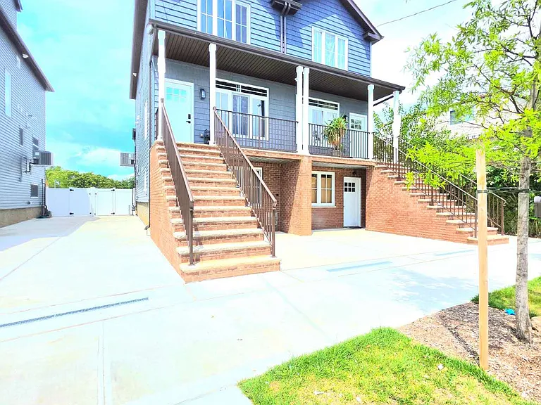 787 Olympia Blvd #1 — Photo 37