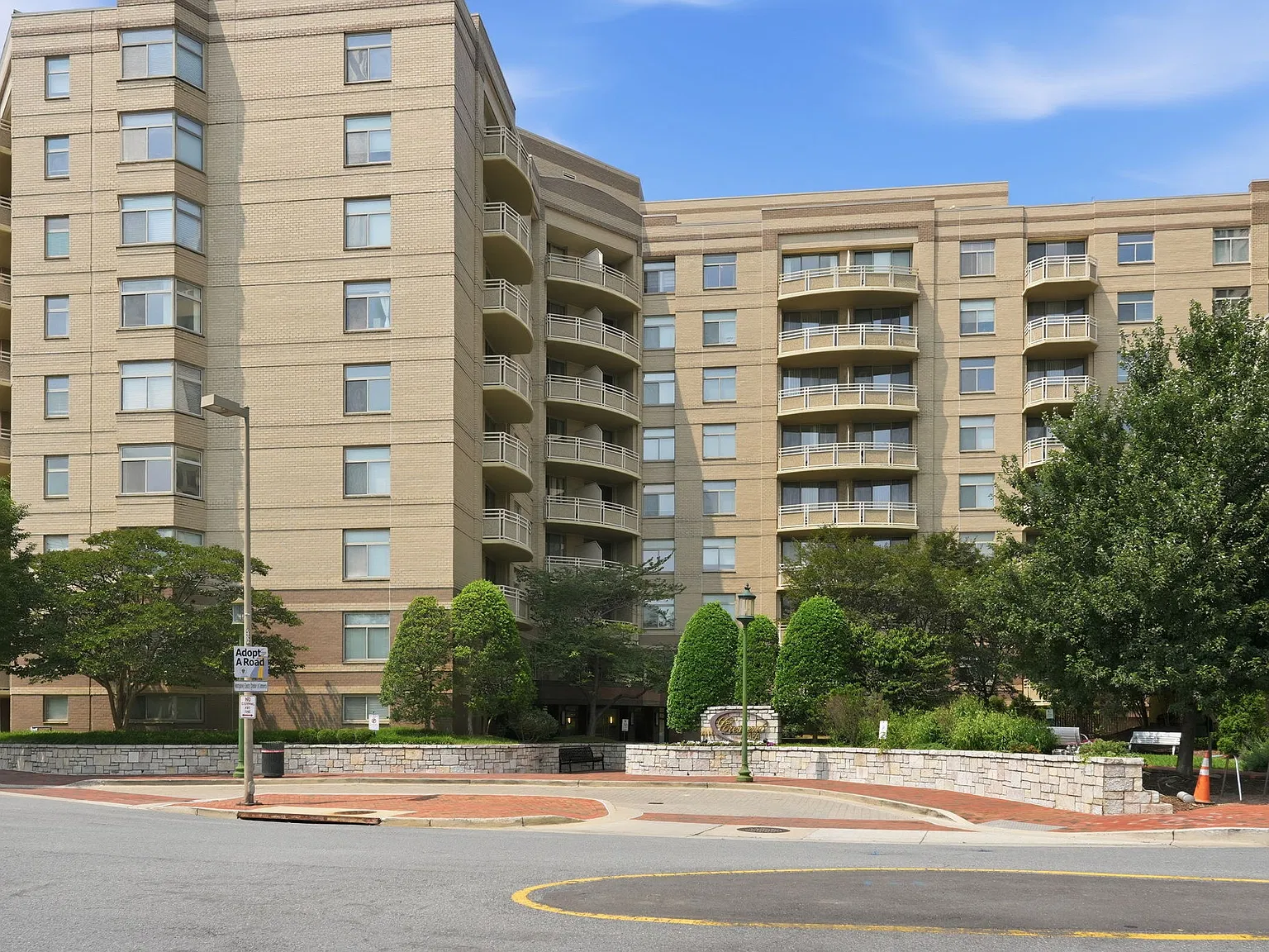 2 bed, 1052 sqft, $2,500 — Photo 1