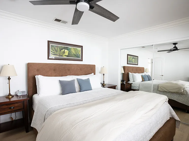 King size bed