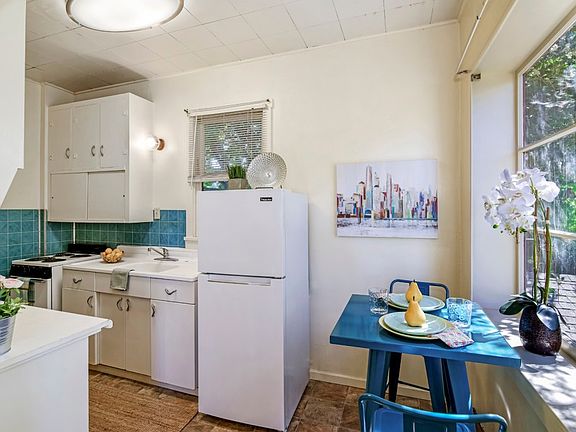 5th image of 106 Olympic Ave