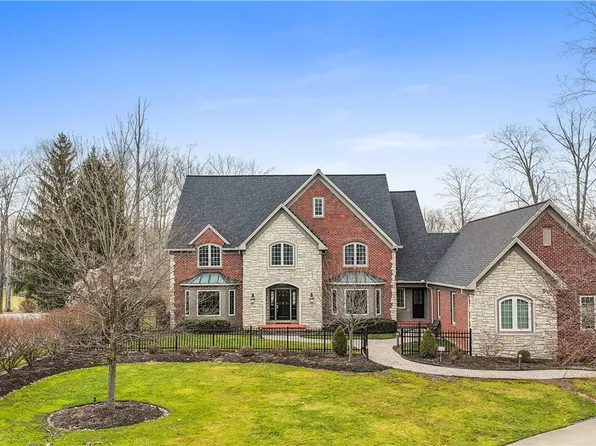 379 Glengarry Dr, Aurora, OH 44202