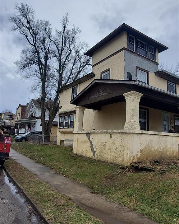 2nd image of 600 Saint Nicholas Ave