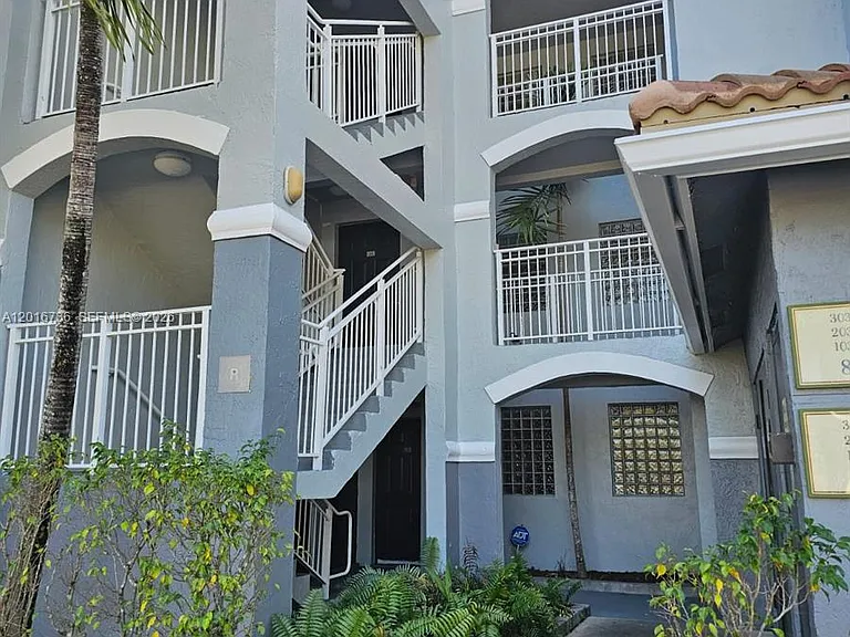 9610 NW 2nd St #8203 — Photo 3