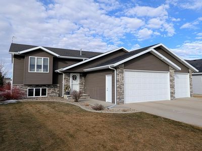 4708 Windsor St, Bismarck, ND, 58503