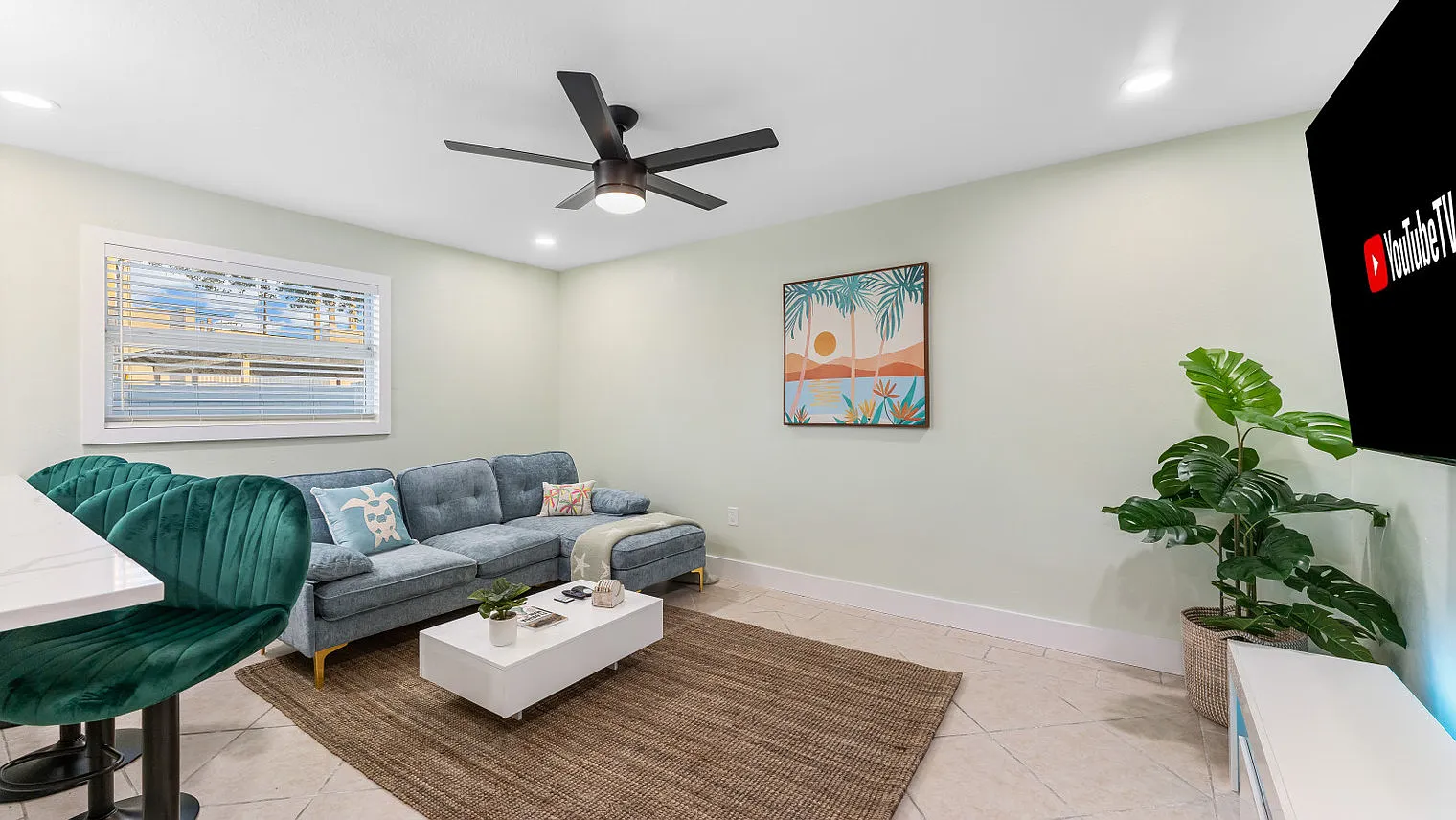 4 bed, 2.0 bath, 1700 sqft, $6,725 — Photo 4