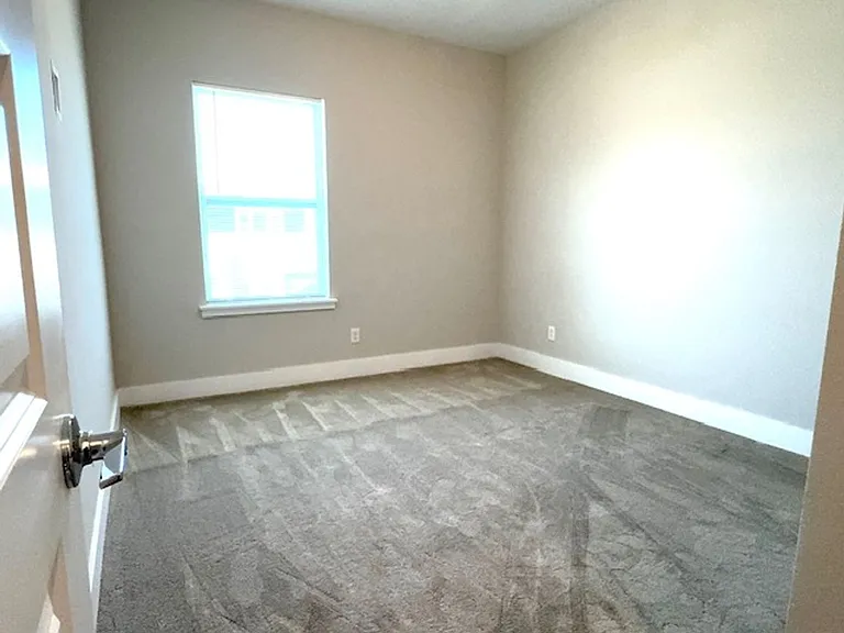7825 Spectrum Dr — Photo 25