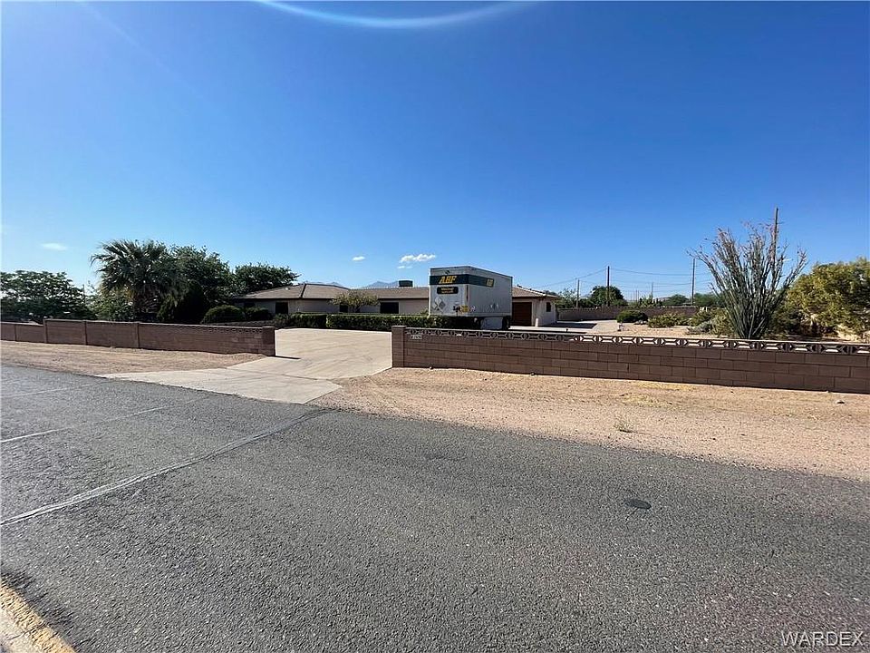 1st image of 1650 E Sierra Vista Ave
