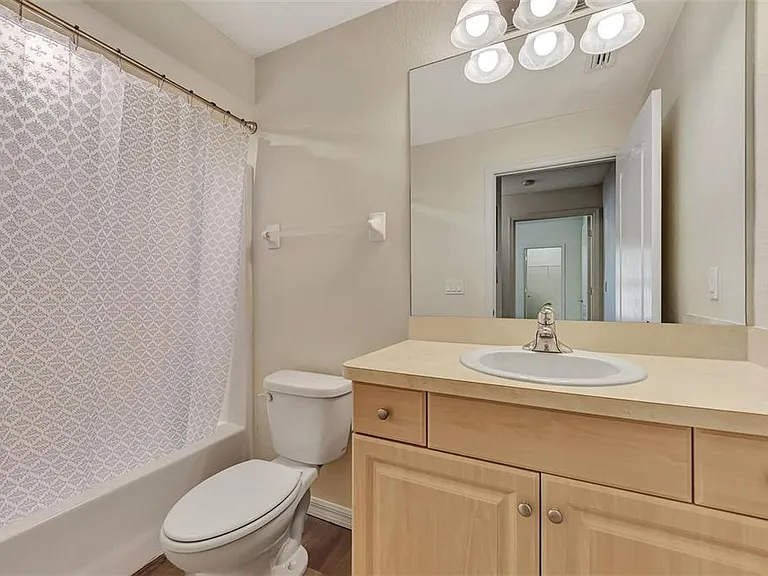 400 Mirabella Cir #201 — Photo 23