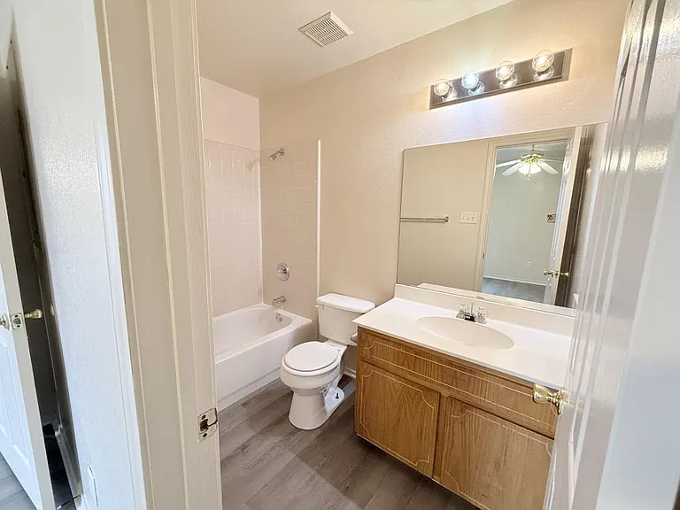 3407 Toledo Dr #C — Photo 16
