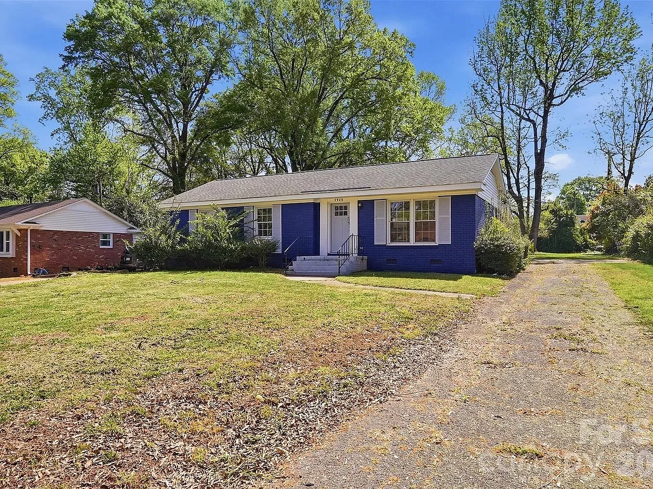 3 bed, 1214 sqft, $1,800 — Photo 2