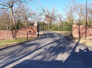 12050 Saxon Rd, Bryan, TX 77808