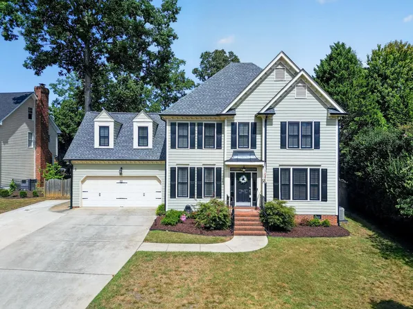9513 Brimstone Ln, Raleigh, NC 27613