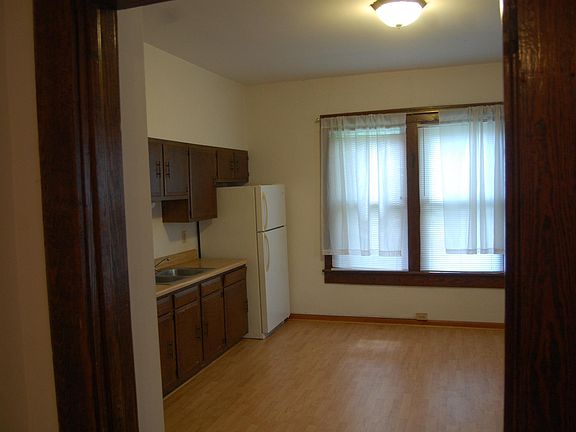 5th image of 406 Summit Dr APT 2