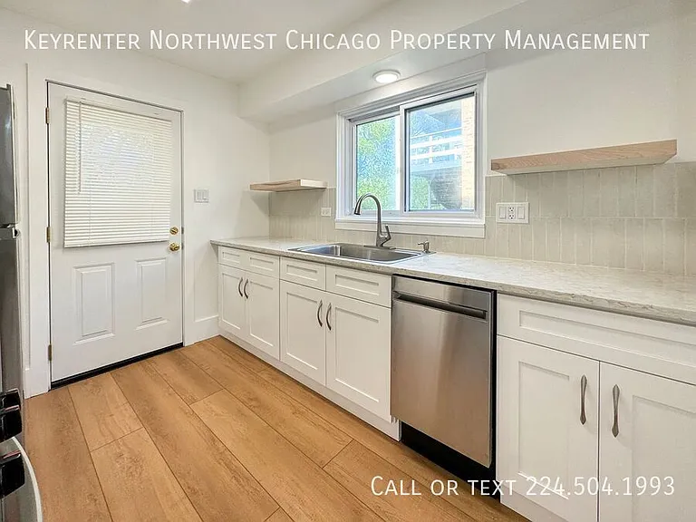 332 N Smith St #1 — Photo 2