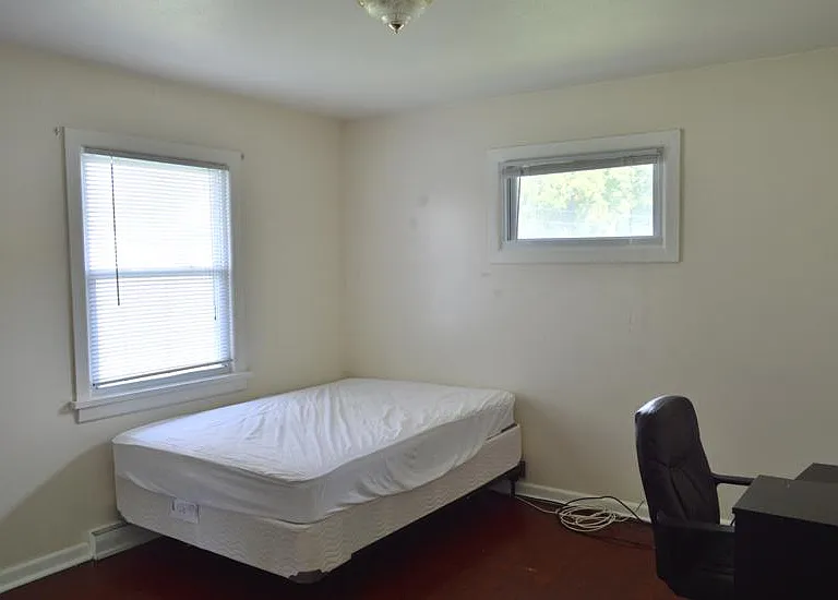 1022 E Colvin St — Photo 12