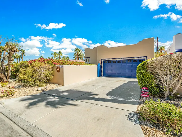 53180 Avenue Madero — Photo 40