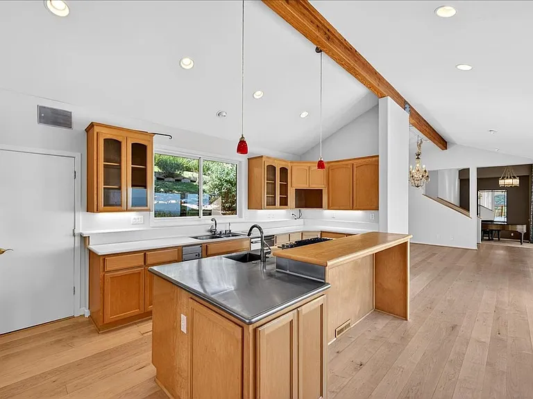 125 Wood Rd — Photo 2