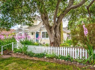 871 Laurel Ave, Pacific Grove, CA 93950