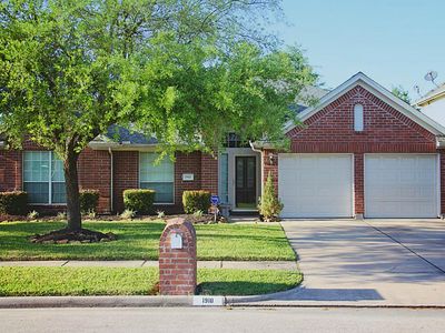 1910 Country Club Cove Dr, Baytown, TX, 77521