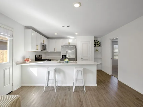 19424 Villa Mesa Dr, New Caney, TX 77357