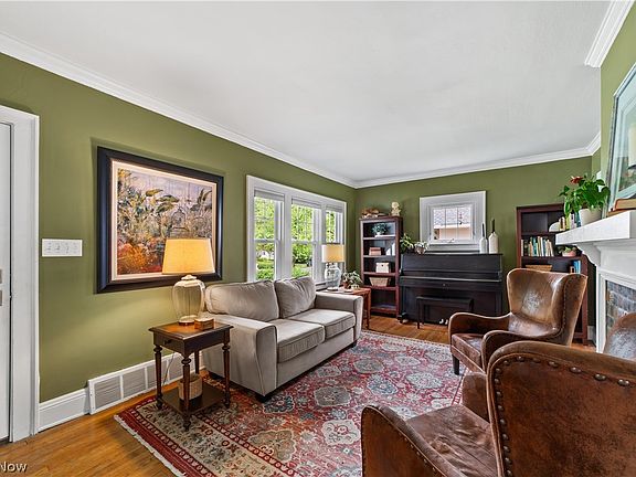5th image of 2583 Canterbury Rd