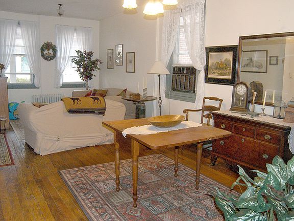 Living Room/Dining Room