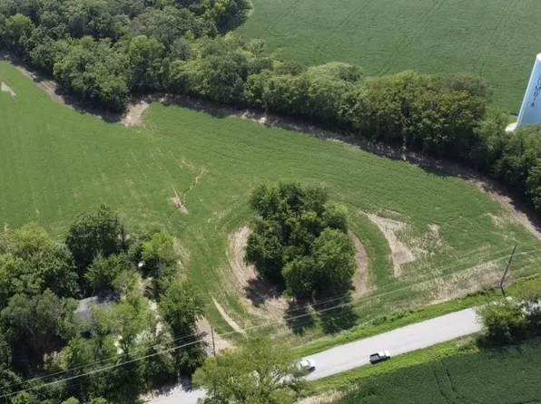 2002 Columbia Quarry Rd, Columbia, IL 62236