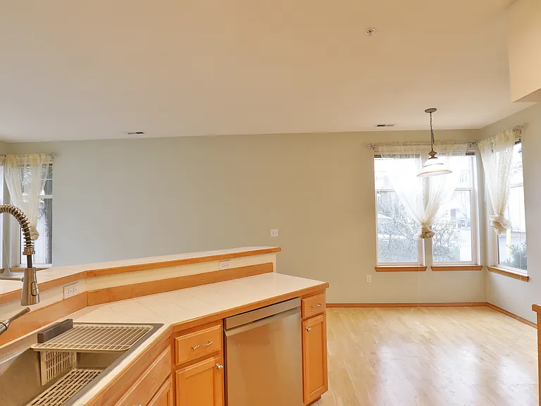 518 227th Ln NE — Photo 8