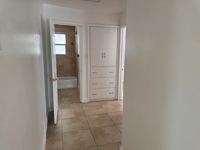 823 S Main St — Photo 7